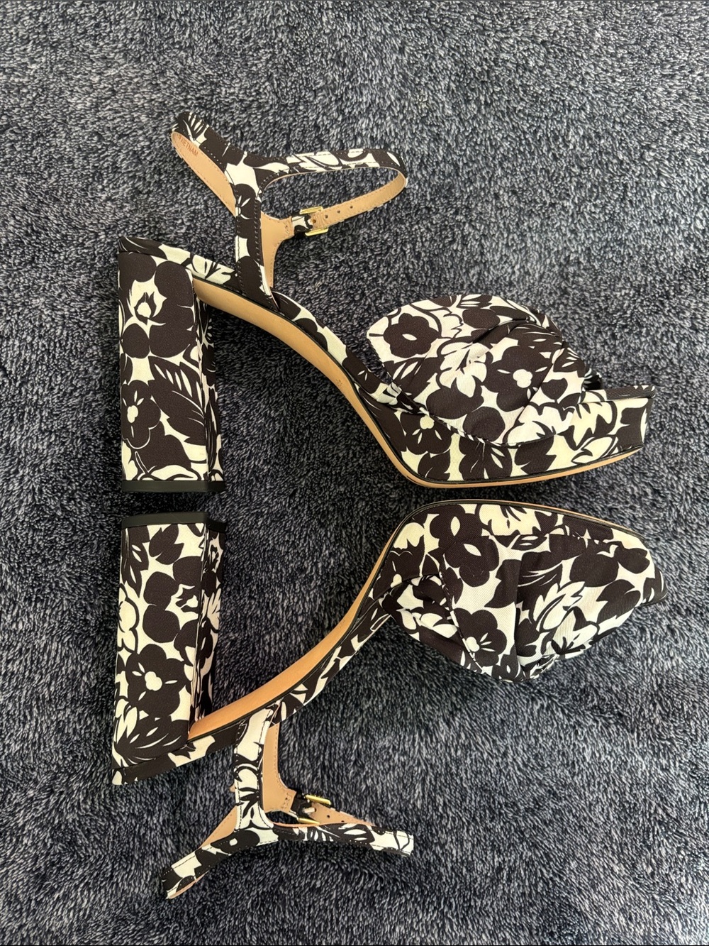 Kate Spade Bow Heels - Picture 3 of 7